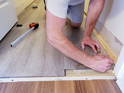 Laminate flooring installation - dealing with obstacles