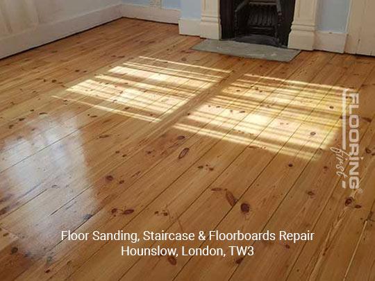 Floor sanding, stairs & floorboards repair in Hounslow 5