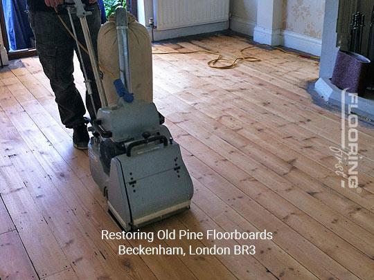 Restoring old pine floorboards in Beckenham 1