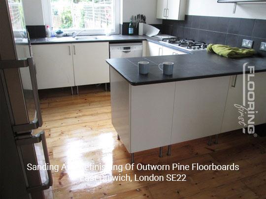 Sanding and refinishing of outworn pine floorboards in Dulwich 4