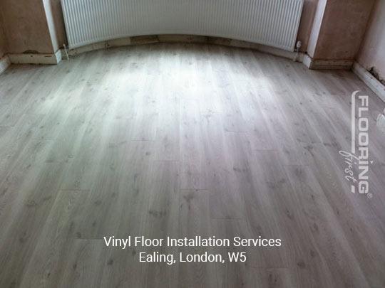 Vinyl floor installation services in Ealing