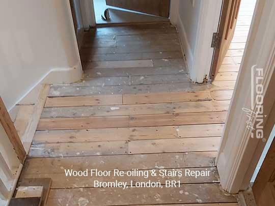Wood floor re-oiling & stairs repair in Bromley 2