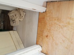 Fitting Vinyl in W5 in Ealing