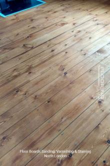 Floorboards sanding, varnishing and staining in North London 4