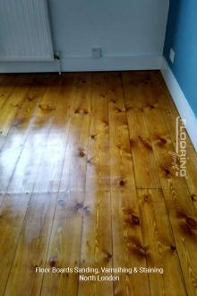 Floorboards sanding, varnishing and staining in North London 5
