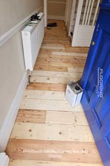 Floorboards sanding, staining & sealing in Croydon 4