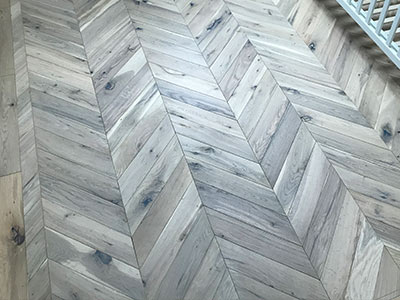 Chevron parquet pattern