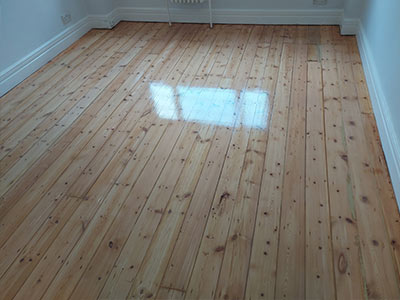 Floorboards refinishing & sealing