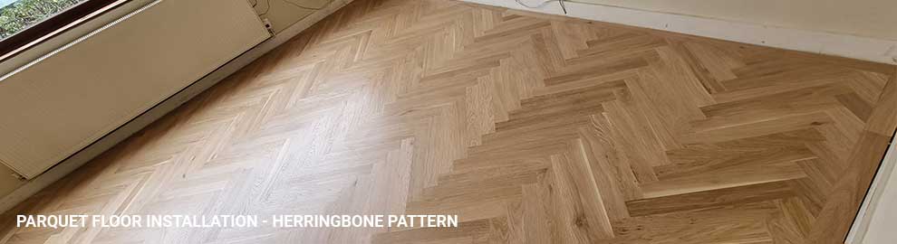 Parquet floor fitting - herringbone pattern