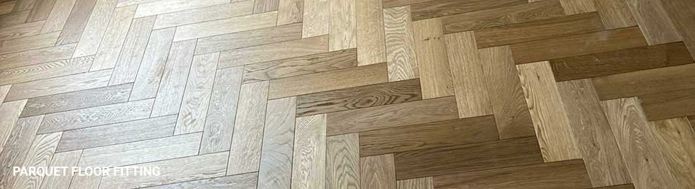 Parquet floor fitting - herringbone pattern