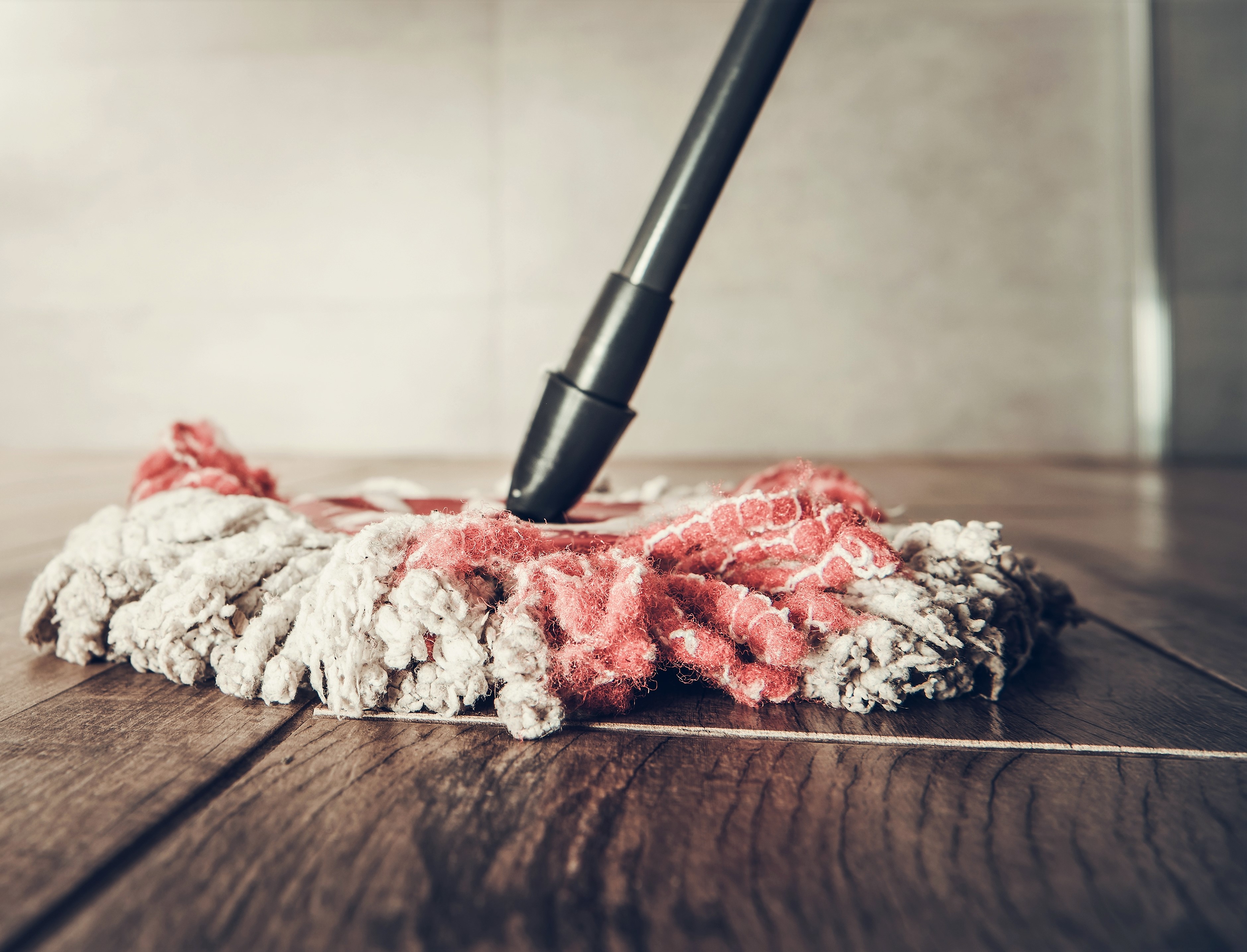 cleaning-wooden-flooring-image