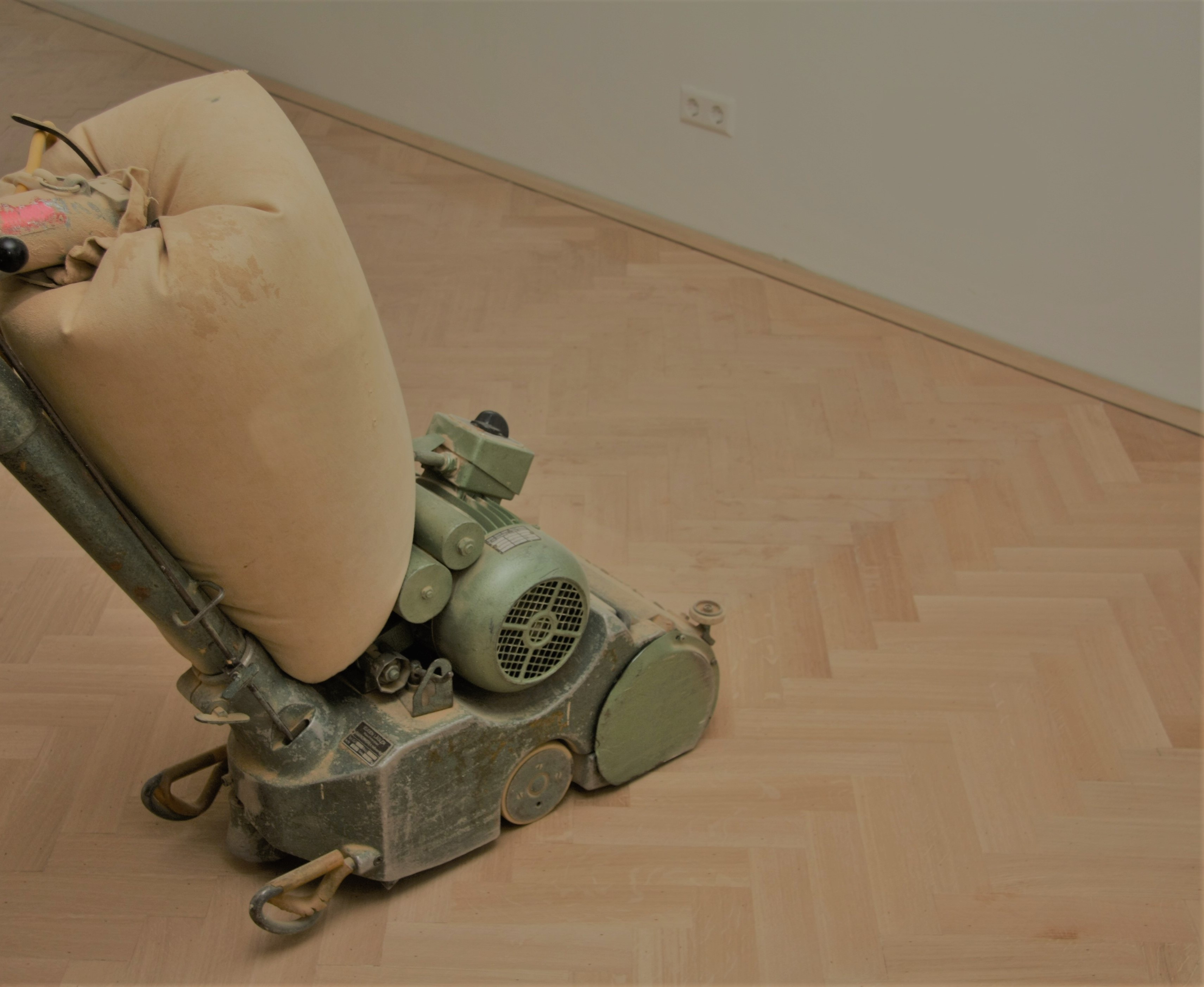 Sanding wooden floors