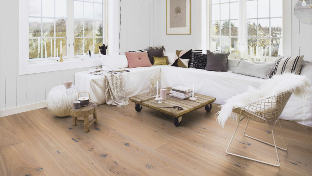 Boen Vintage White Oak Chaletino Wood Flooring, Deep Brushed, Handcrafted, Live Natural, 15x300x2750 mm