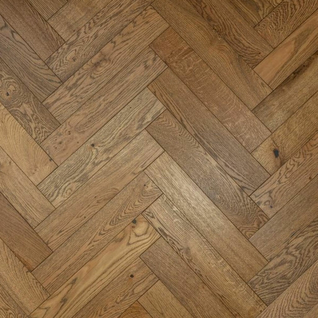 Evergreen Warwick Cottage Engineered Oak Flooring, Herringbone, Brushed & Oiled, 100x18x500mm