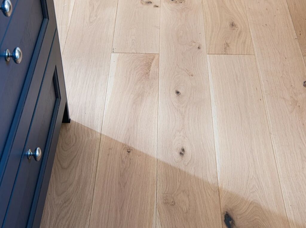 Evolve Knightsbridge, Engineered Oak Flooring, Brushed & Invisible Oiled, 190x15x1900mm Thumb