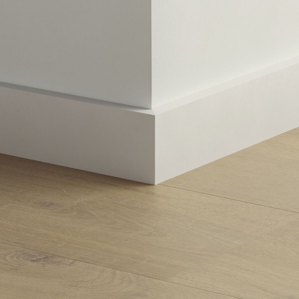 QuickStep Paintable waterproof skirting (Medium)