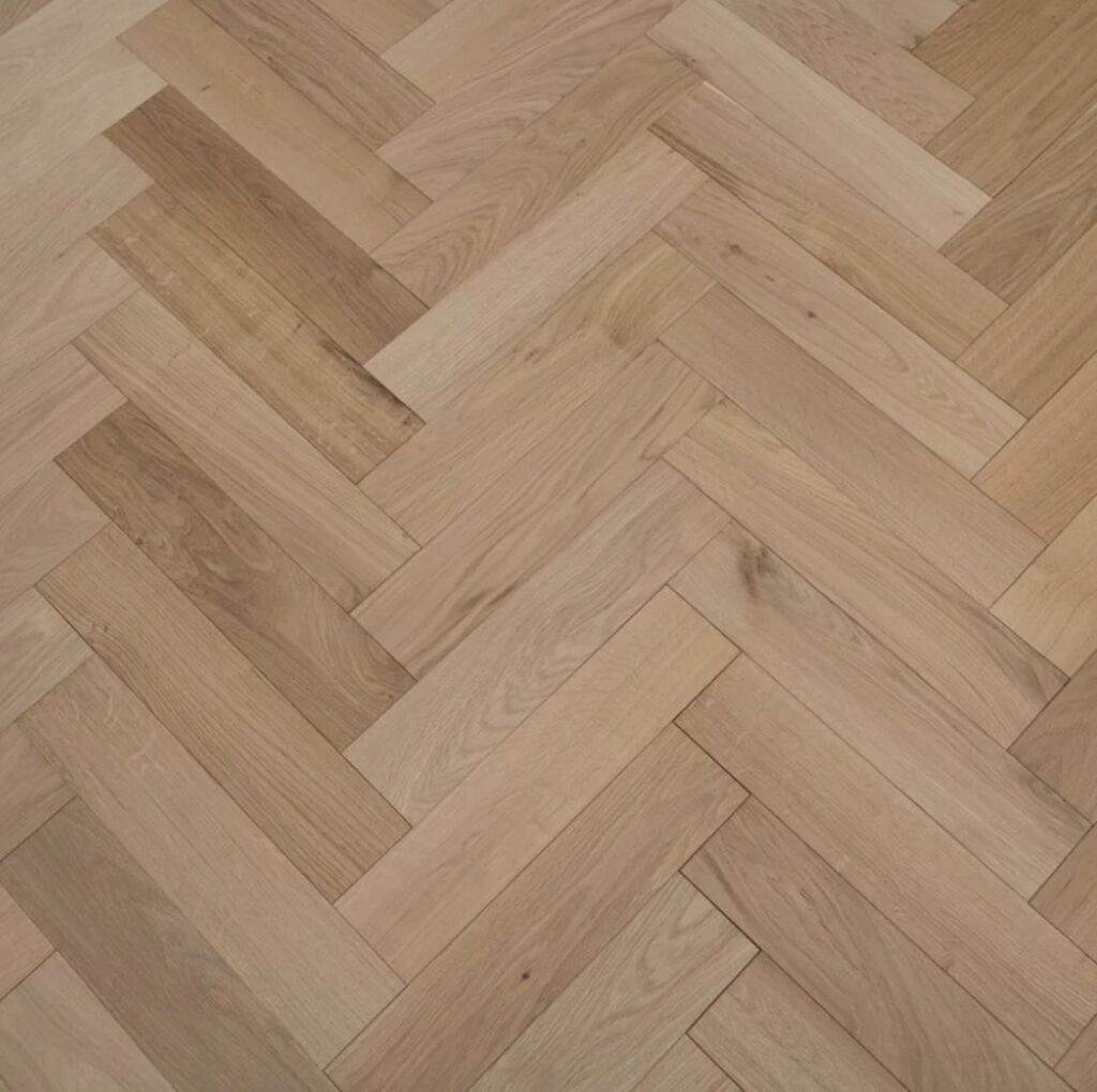 Solid Oak Parquet Flooring Herringbone Blocks, Rustic, Unfinished, 90x18x300mm Thumb