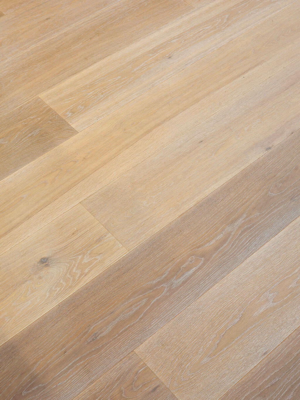 Tradition Chardonnay Engineered Oak Flooring, Smoked, Brushed, White Patina, 15x190x1900mm