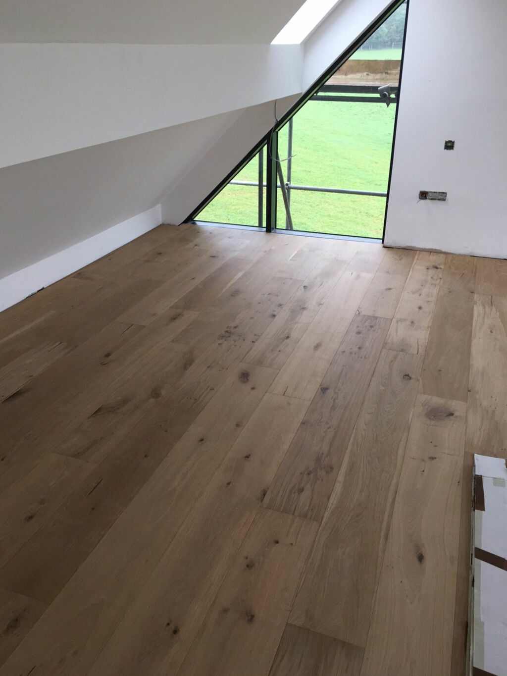 Tradition Classics Unfinished Oak Engineered Flooring, Rustic, 240x15x1900mm Thumb