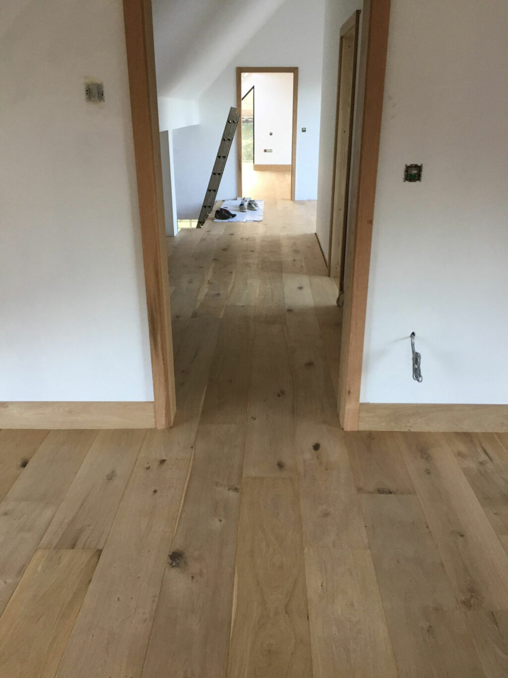 Tradition Classics Unfinished Oak Engineered Flooring, Rustic, 240x15x1900mm Thumb