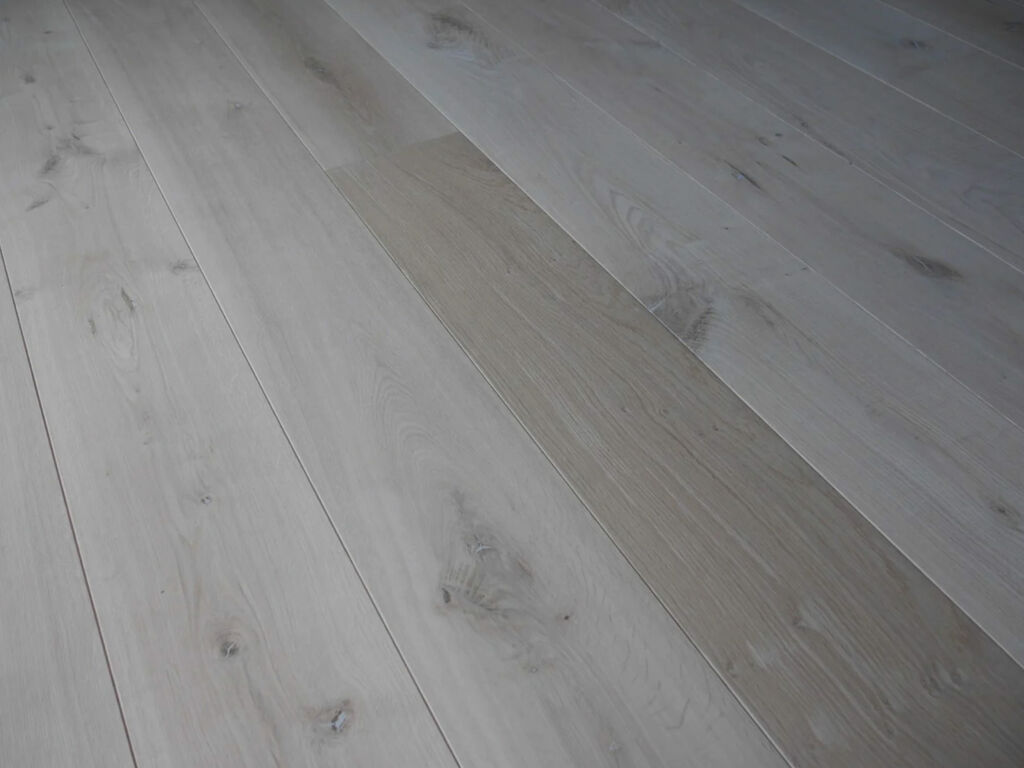 Tradition Engineered Oak Flooring, Natural, Unfinished 190x20x1900mm Thumb