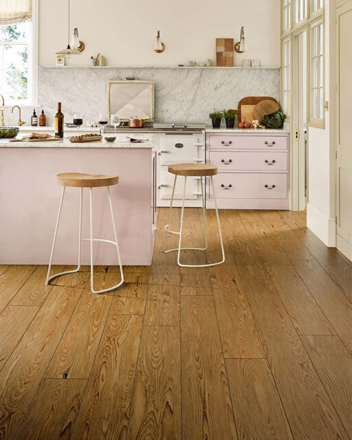 Chene Engineered Oak Flooring, Wide Golden Handscraped 190x20x1900mm