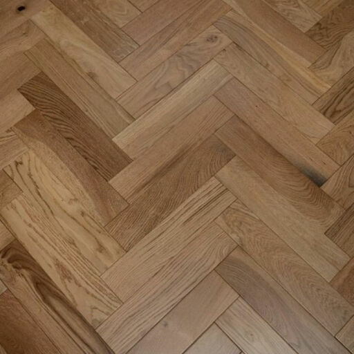 Evergreen Warwick Scandinavian Engineered Oak Flooring, Herringbone, Brushed & Oiled, 100x18x500mm