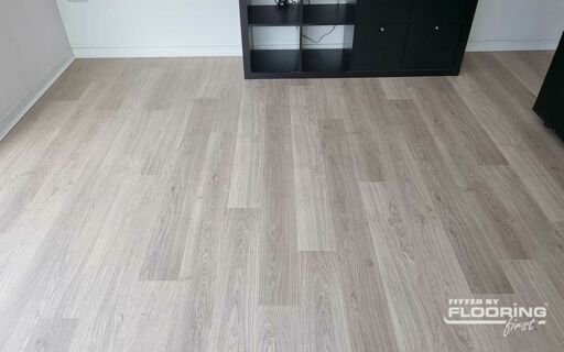 QuickStep ELIGNA Light Grey Varnished Oak Laminate Flooring 8mm Thumb