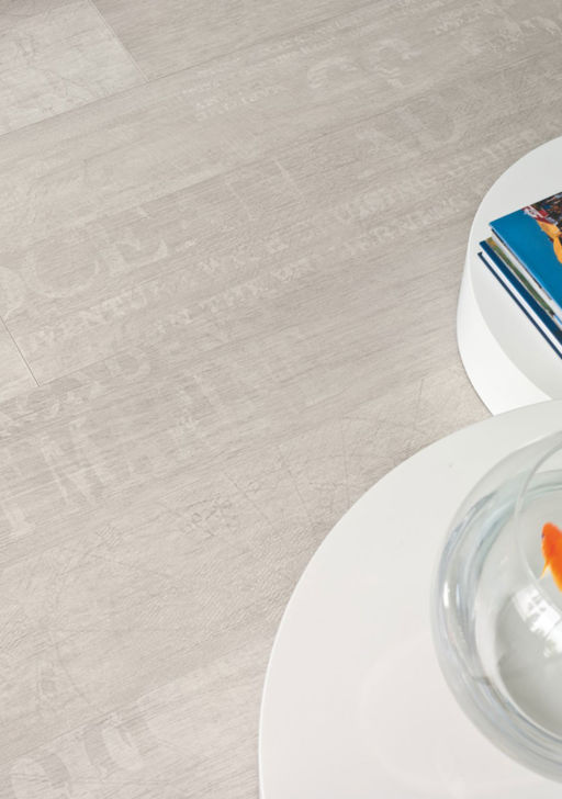 QuickStep LARGO Pacific Oak 4v Laminate Flooring 9.5mm Thumb