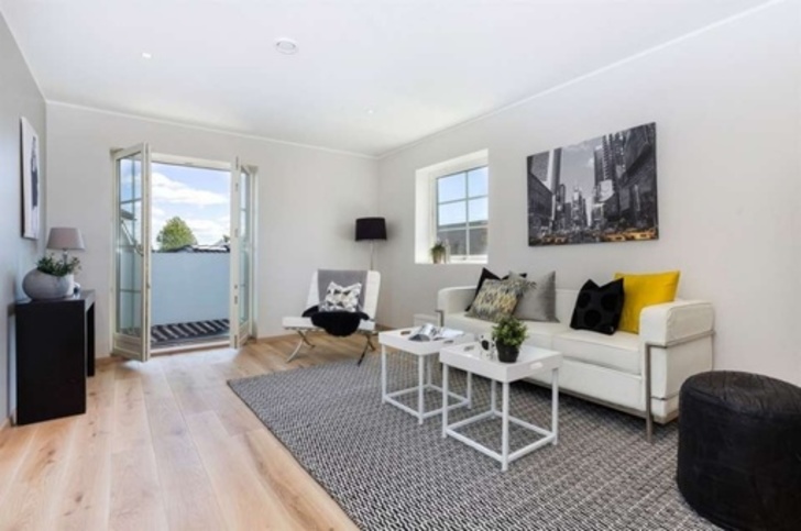 Tradition Naxos Engineered Oak Flooring, Brushed & Oiled, 180x14.5mm Thumb