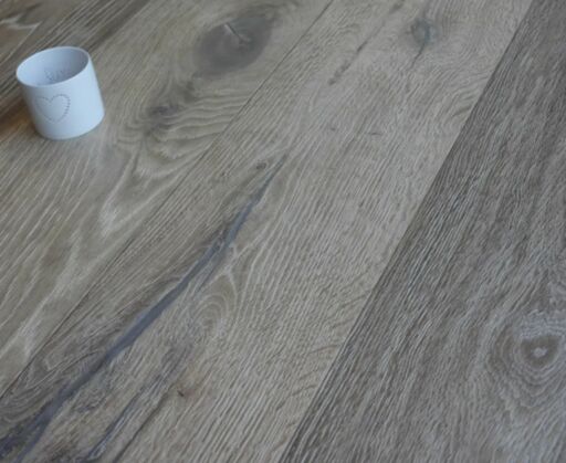 Tradition Deluxe Engineered Oak Flooring, Rustic, Distressed, 220x15x2200mm Thumb