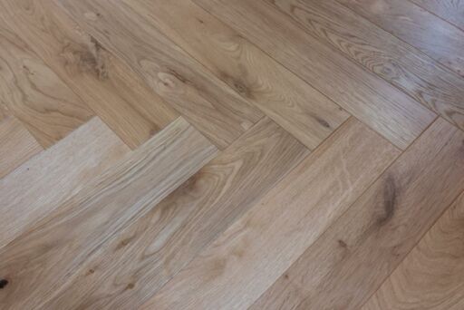 Tradition Life Amber Herringbone Engineered Oak Flooring, Brushed, Lacquered, 90x10x600mm