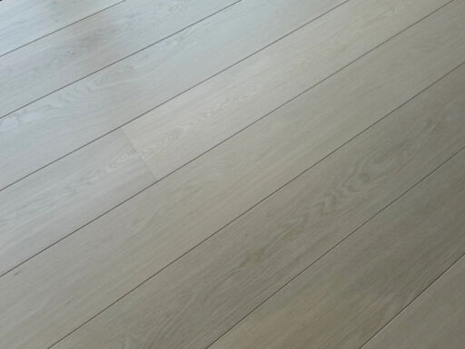 Tradition Oak Engineered Flooring, Prime AB Grade, Invisible Finish 190x14xRL Thumb