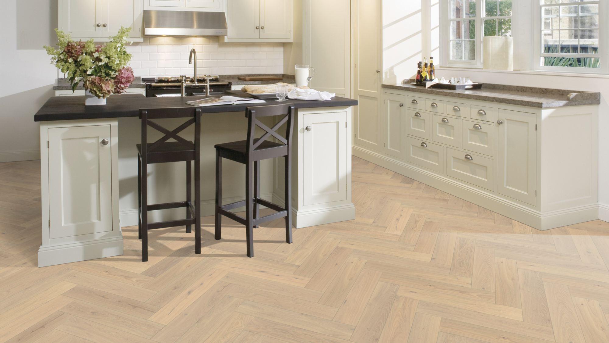 Kahrs Large Herringbone Oak Herringbone Cd Crème White Engineered Flooring, Brushed & Oiled, 120x11x600mm Image