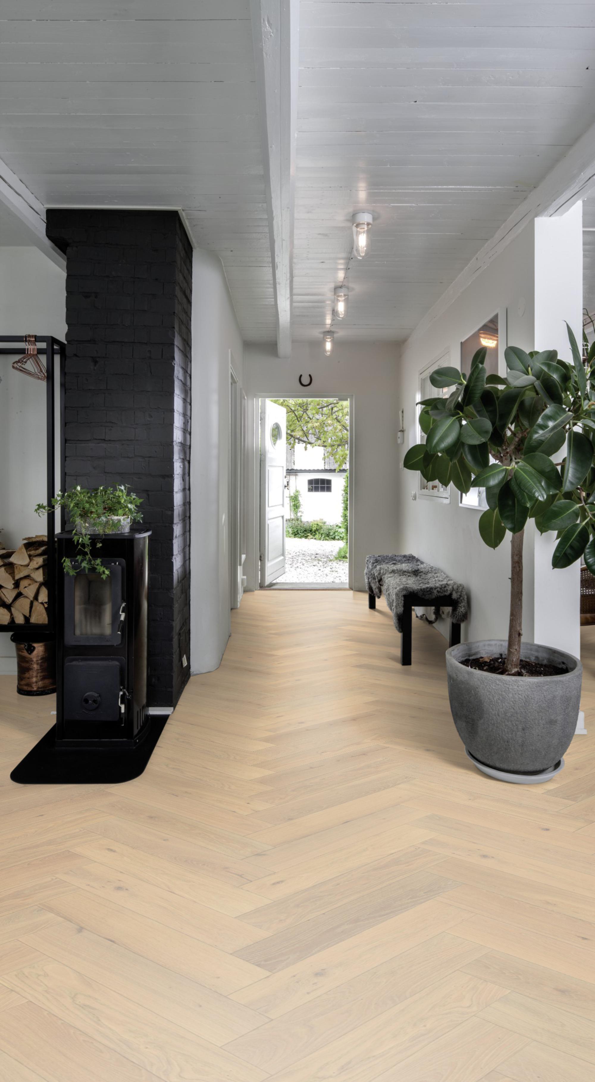 Kahrs Large Herringbone Oak Herringbone Cd Crème White Engineered Flooring, Brushed & Oiled, 120x11x600mm Image