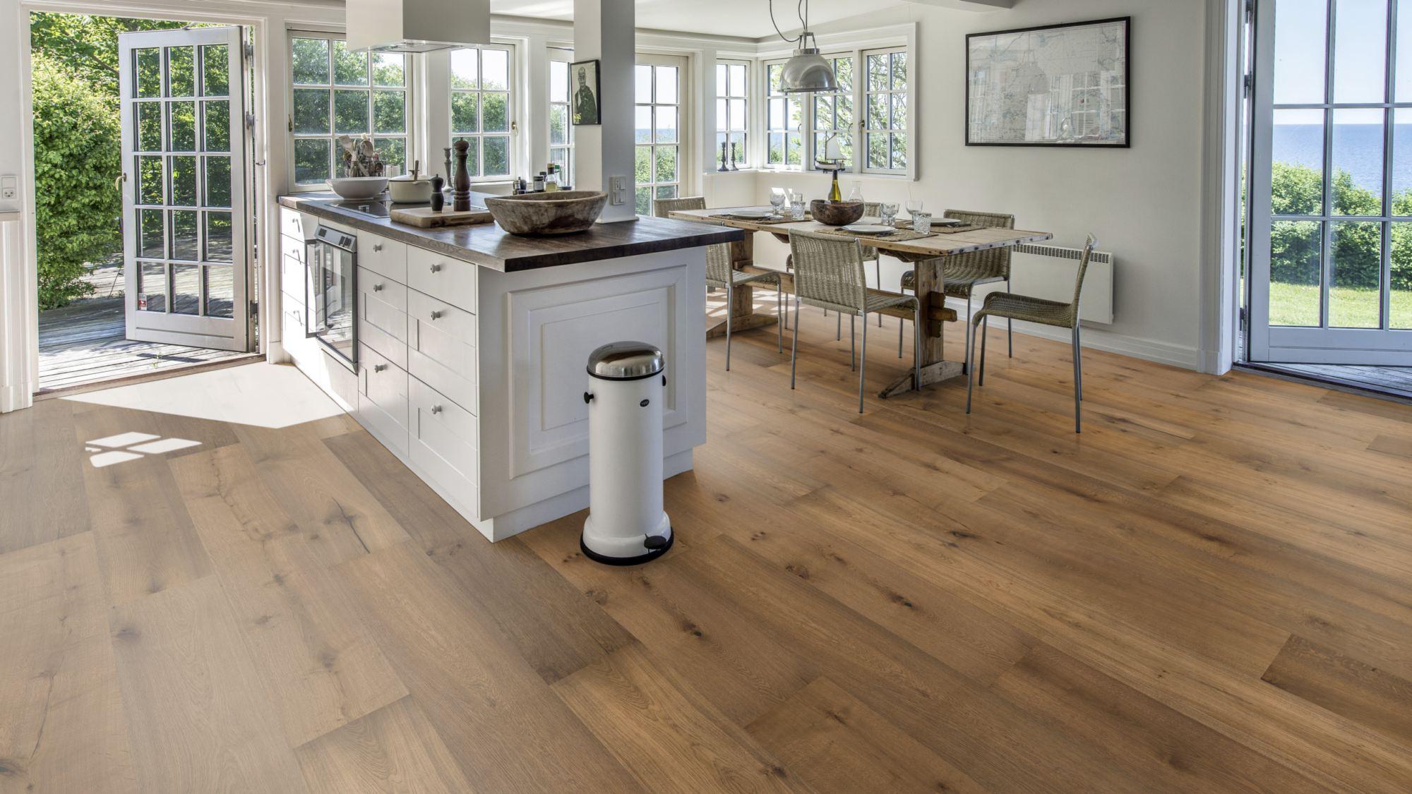 Kahrs Royal Oak Sanssouci Engineered Flooring, 305x18x2400mm Image