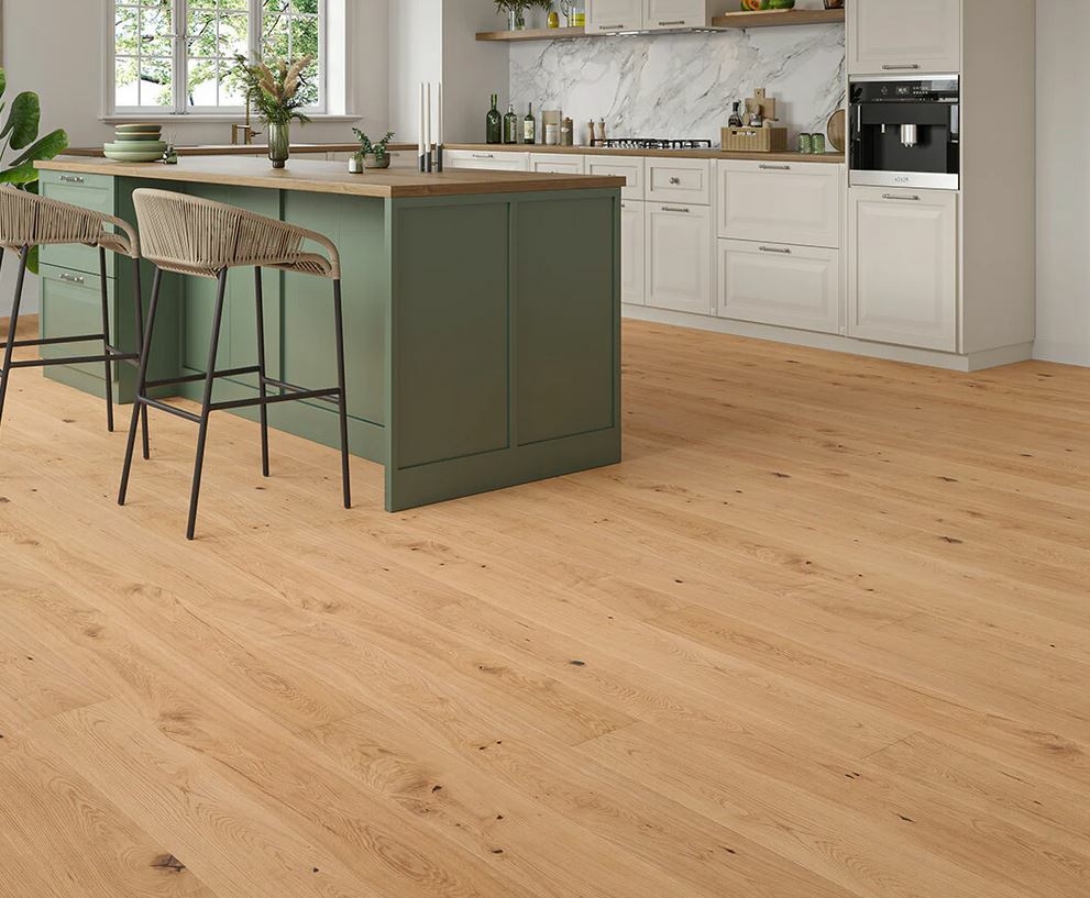 Calerune Engineered Oak Flooring, Natural, Brushed, Rustic, UV Oiled, 190x20x1900mm Image