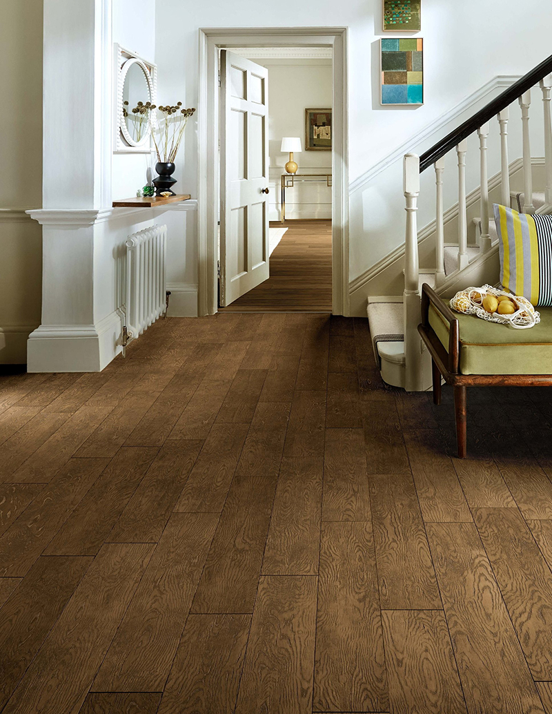 Chene Engineered Oak Flooring Cognac, Brushed and Lacquered, 190x3x14mm Image