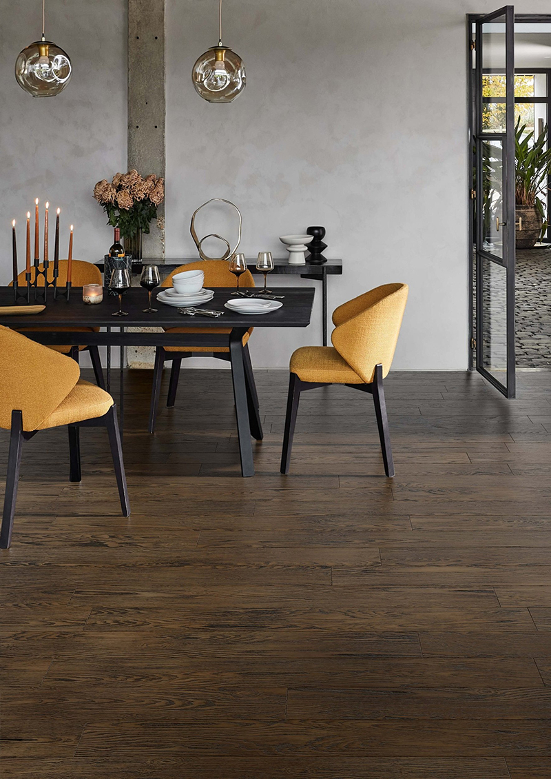Chene Engineered Oak Flooring, No 3 Colour Brushed & Lacquered, 150x18xRLmm Image