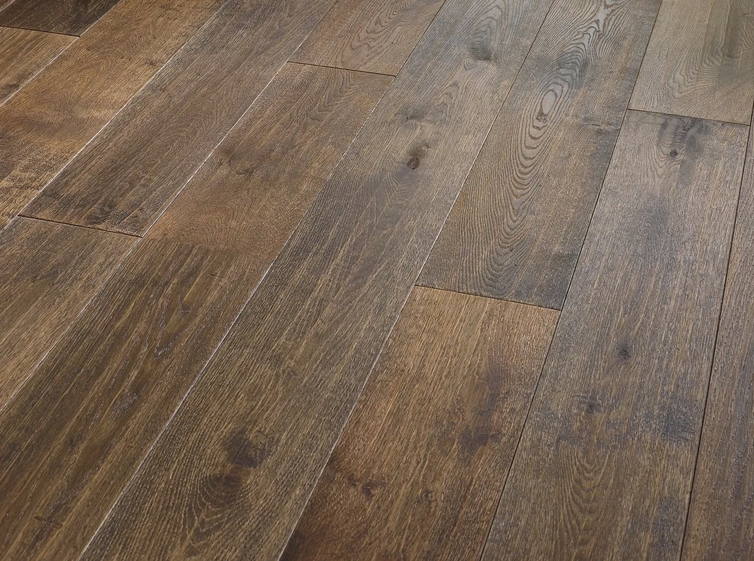 Evolve Chelsea, Engineered Oak Flooring, Golden Dark Edge, Oiled, 180x20x1860mm Image