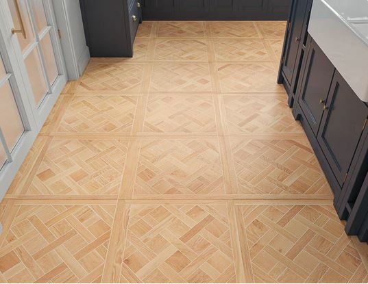 Hansnes Versailles Engineered Oak Flooring, Rustic, Brushed, Whitewashed & UV Oiled, 600x14x600mm Image