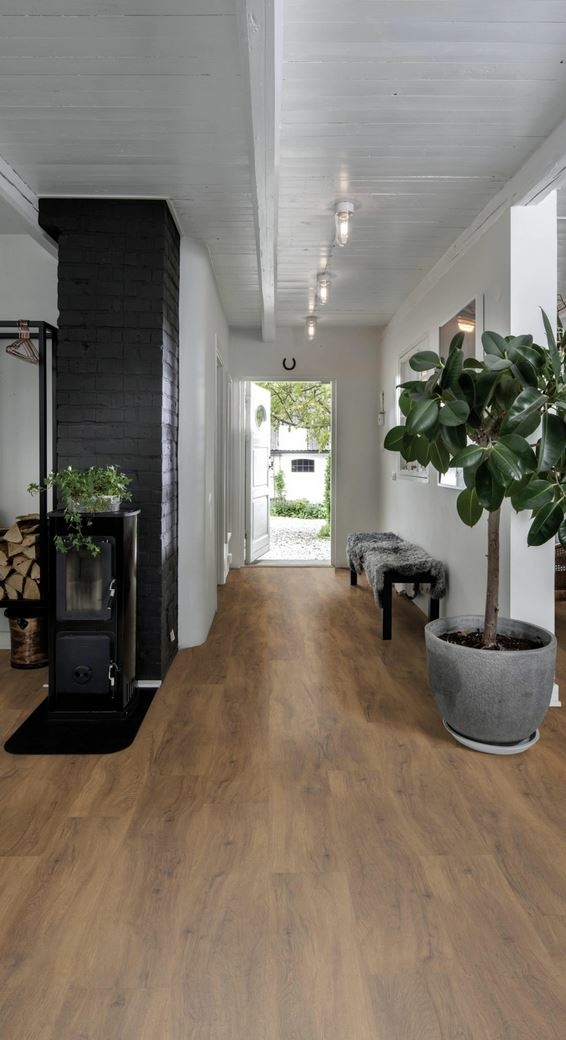 Kahrs Redwood, Luxury Vinyl Flooring, 172x5x1210mm Image