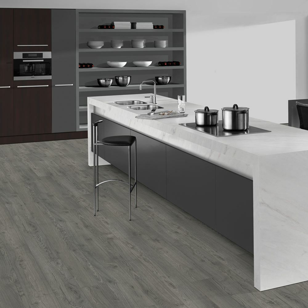 Lifestyle Harrow Wildwood Oak Laminate Flooring, 8mm Image