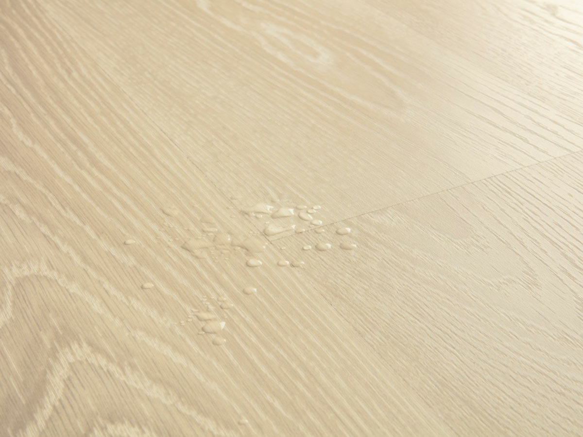 QuickStep CLASSIC Frosty Beige Oak Laminate Flooring, 8mm Image