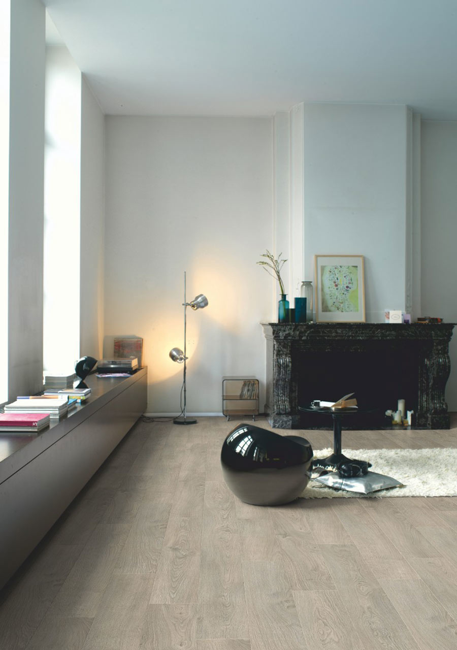 QuickStep CLASSIC Old Oak Light Grey Laminate Flooring, 8mm Image