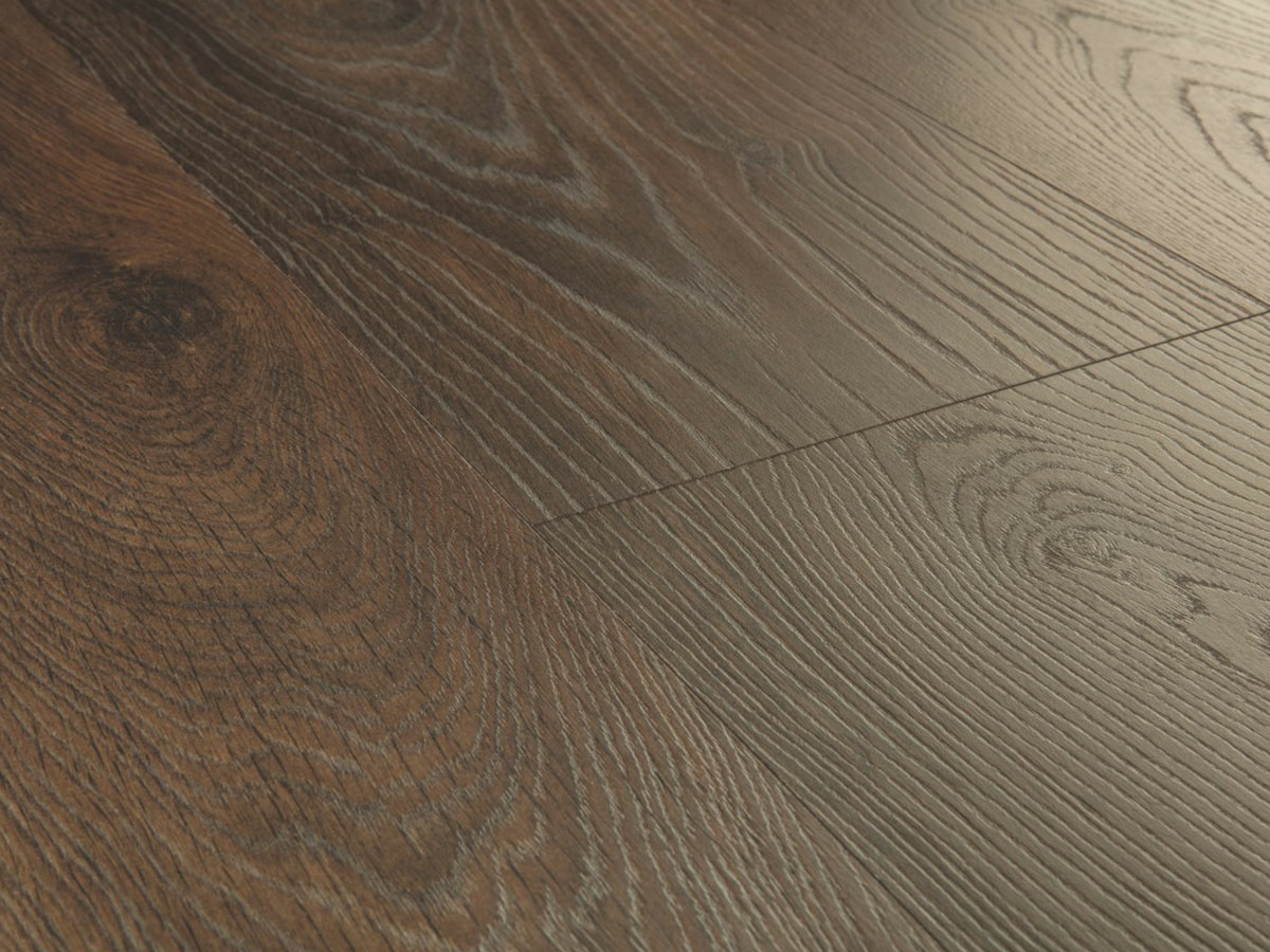 QuickStep CLASSIC Peanut Brown Oak Laminate Flooring, 8mm Image