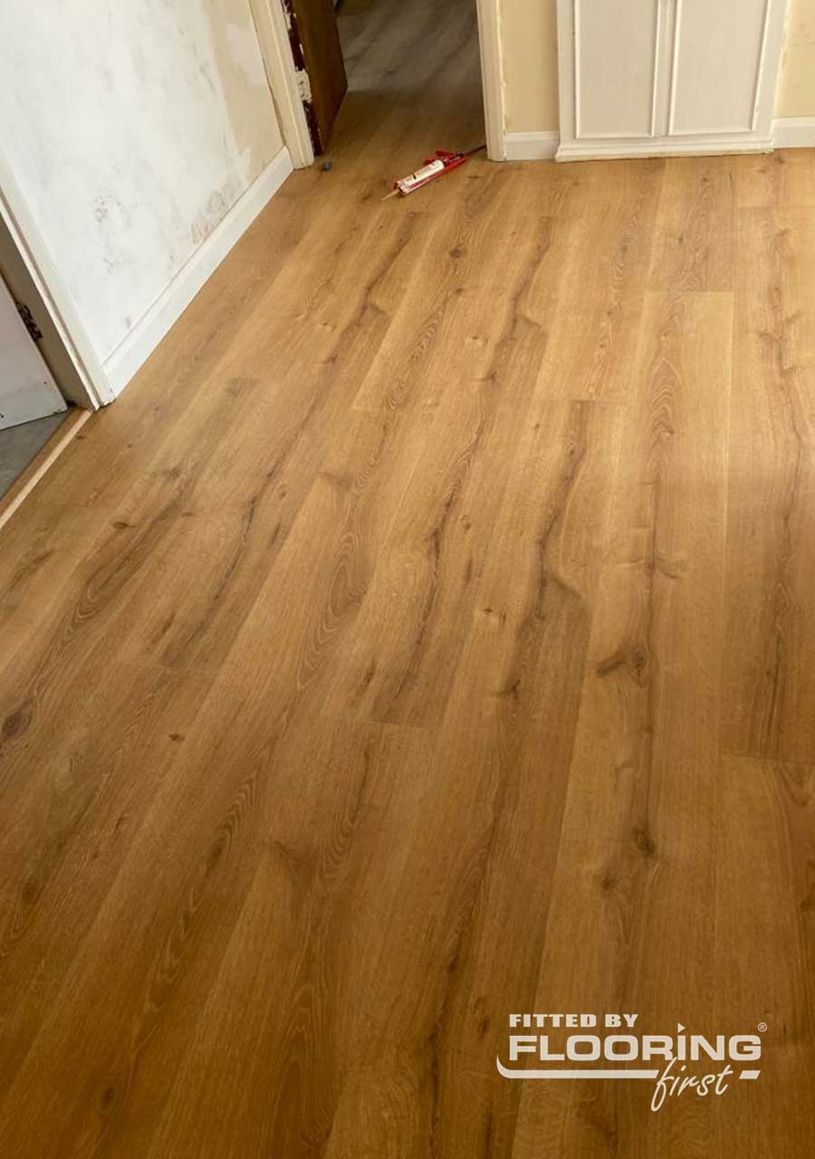 QuickStep Majestic Desert Oak Warm Natural Laminate Flooring, 9.5mm Image