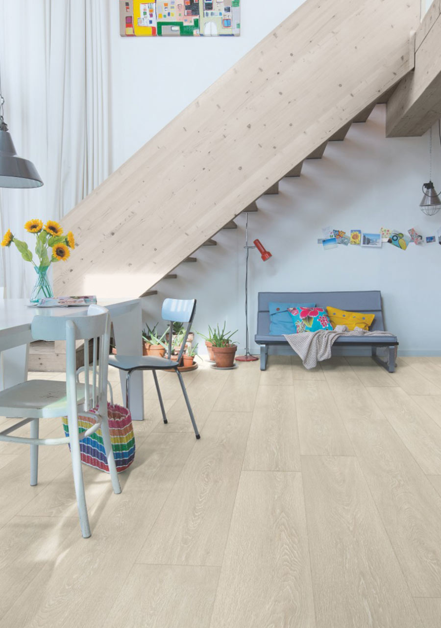 QuickStep Majestic Valley Oak Light Beige Laminate Flooring, 9.5mm Image
