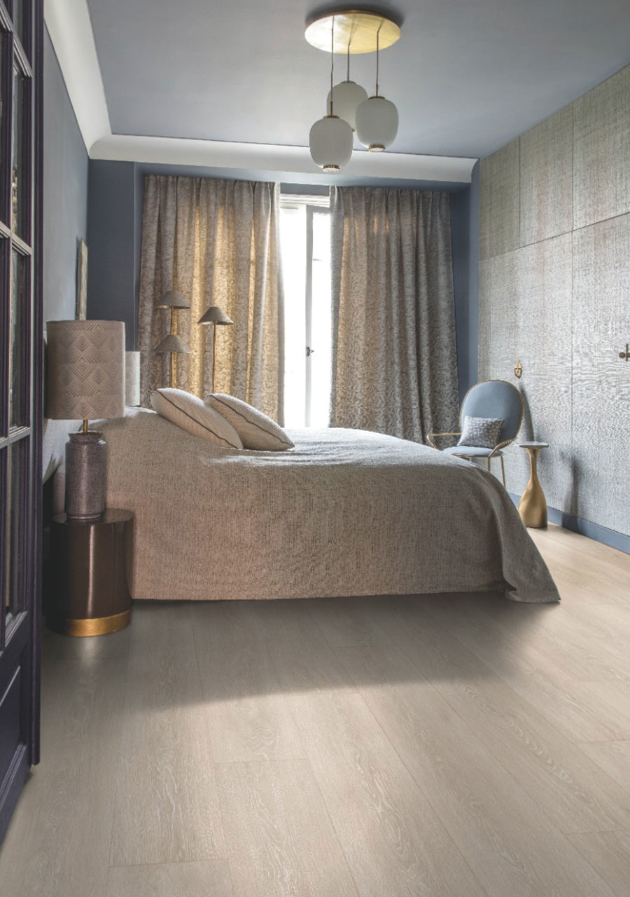 QuickStep Majestic Valley Oak Light Beige Laminate Flooring, 9.5mm Image