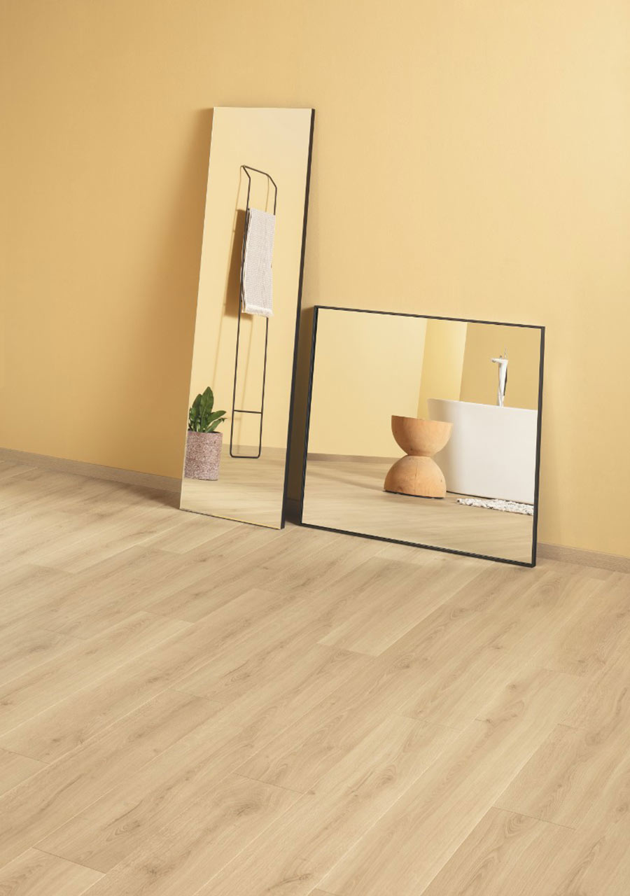 QuickStep Capture Brushed Oak Natural Laminate Flooring, 9mm Image